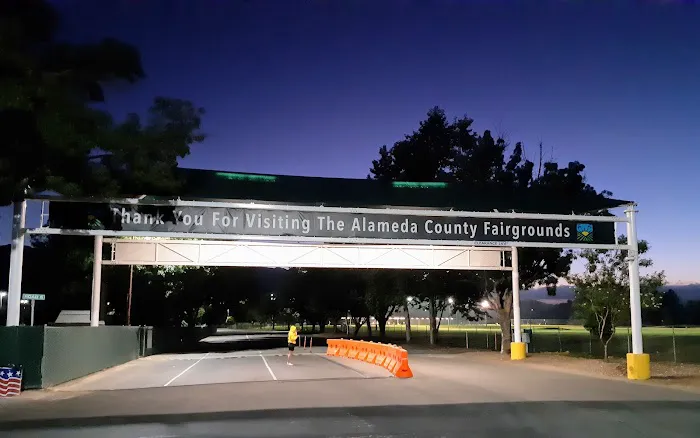 Alameda County Fairgrounds RV Park Picture 7