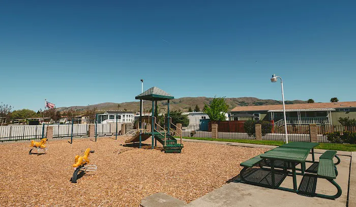 Friendly Village Mobile Home Estates Picture 5