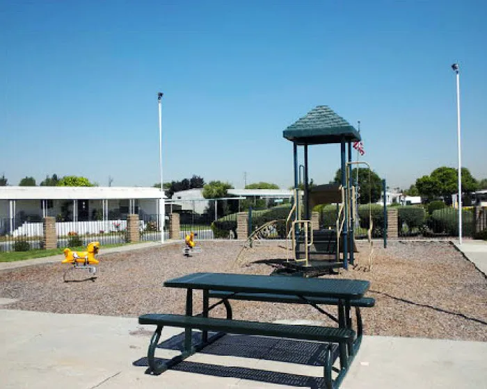 Friendly Village Mobile Home Estates Picture 9