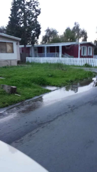 Santa Rosa Mobile Estates Picture 10