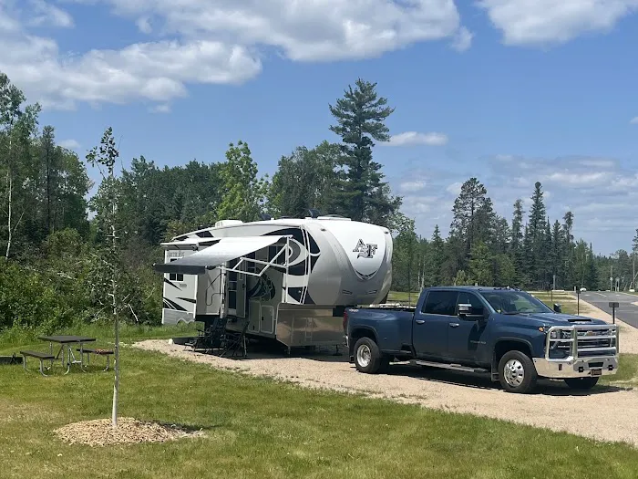 Crane Lake Voyageur RV Campground Picture 3