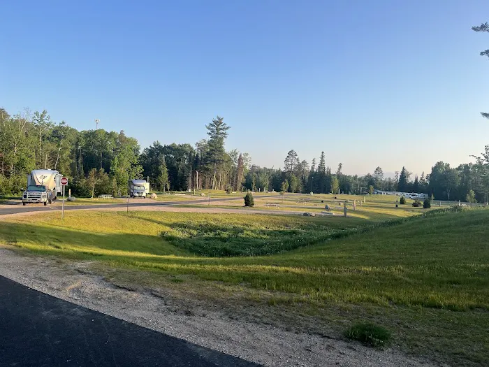 Crane Lake Voyageur RV Campground Picture 4