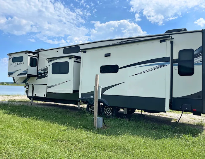 Fox Lake RV Resort Picture 4