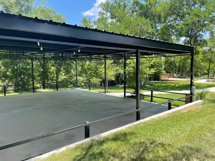 Lampasas Creekside Coach Park Picture 5