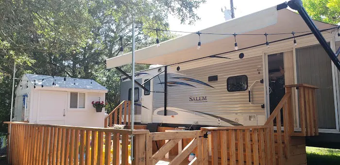 Oak Creek & Cedar Knob Mobile Home Park Picture 4