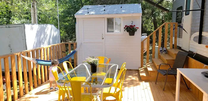 Oak Creek & Cedar Knob Mobile Home Park Picture 5