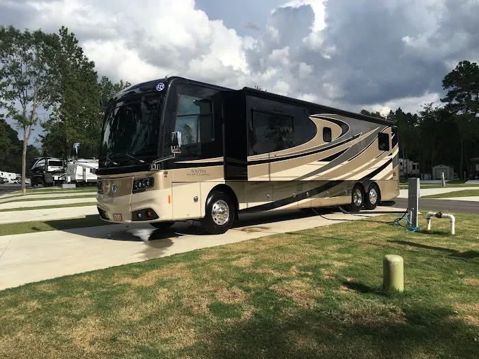 Majestic Pines RV Resort Picture 9