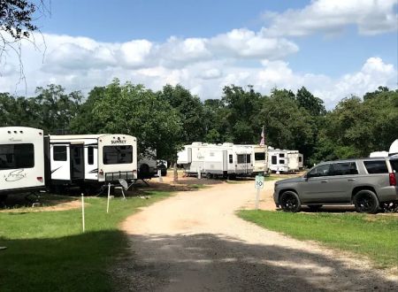 Lost Oaks RV Park