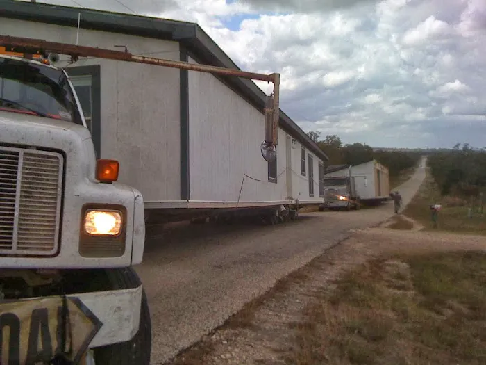 A M Express Mobile Home Picture 3