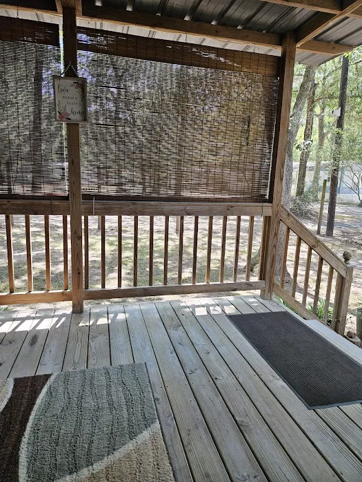 Leaning Oaks Manufactured Home Community Picture 1