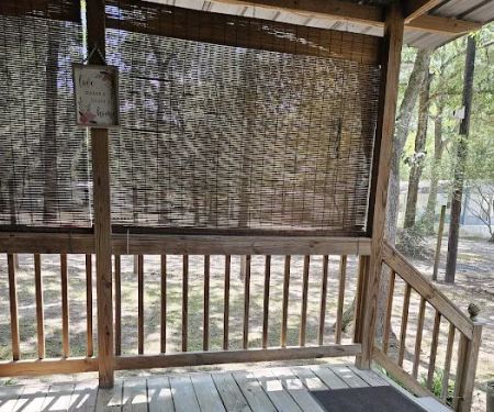 Leaning Oaks Manufactured Home Community