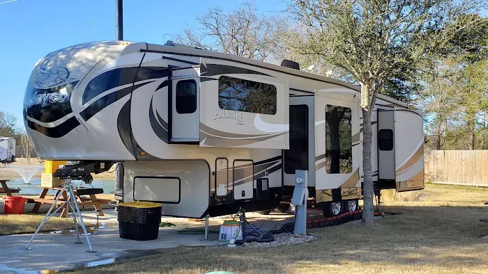 Leisure Lane RV Resort Magnolia Picture 1