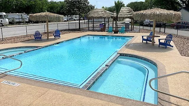 Lake Conroe RV Campground by Rjourney Picture 3