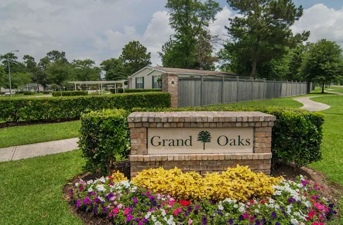 Grand Oaks Picture 2