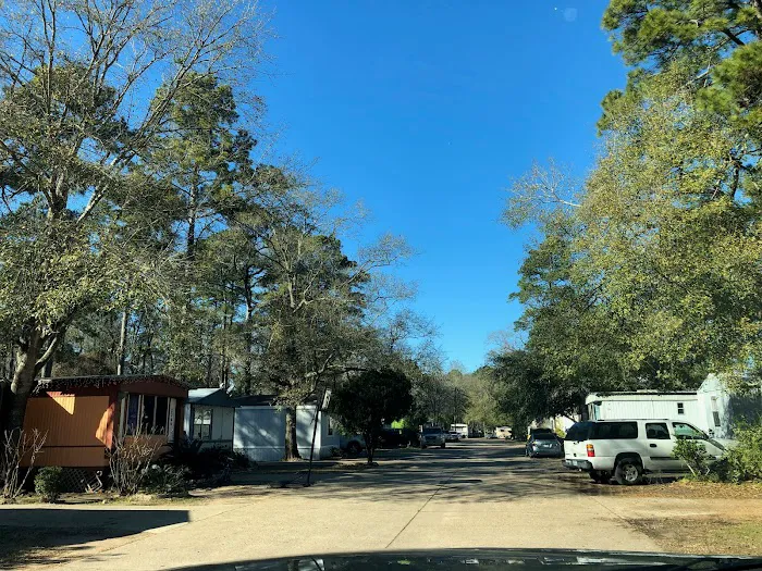 Woodland Hills Mobile Home Community Picture 4