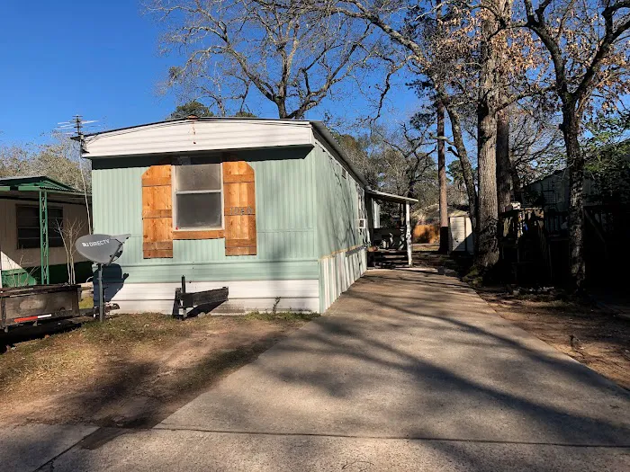 Woodland Hills Mobile Home Community Picture 1