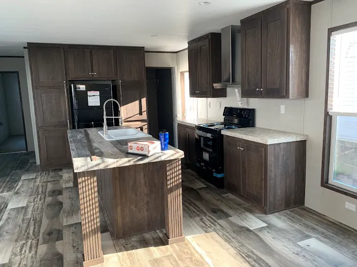 Wenwood Village RV & Mobile Home Park Picture 3