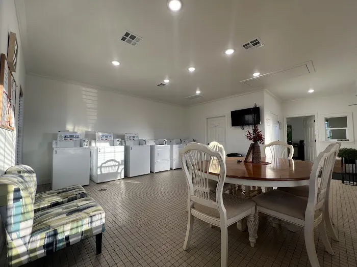 Cardinal RV Parks Picture 9