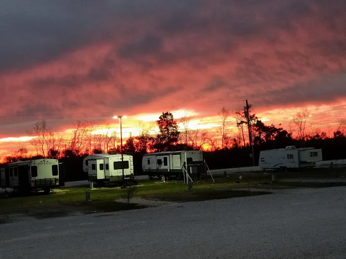 Maplewood Place RV Park Picture 2