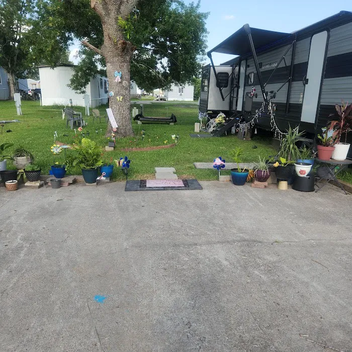 Carlyss Acres Mobile Home Park Picture 1