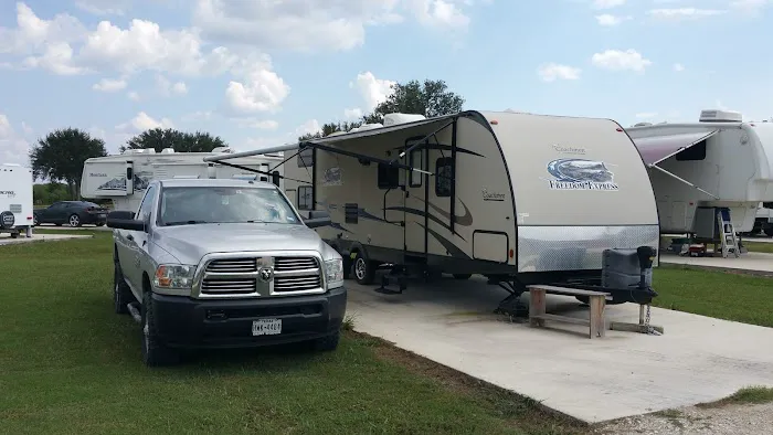Channelview RV Park Picture 2