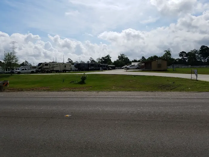 Hidden Ponds RV Park Picture 9