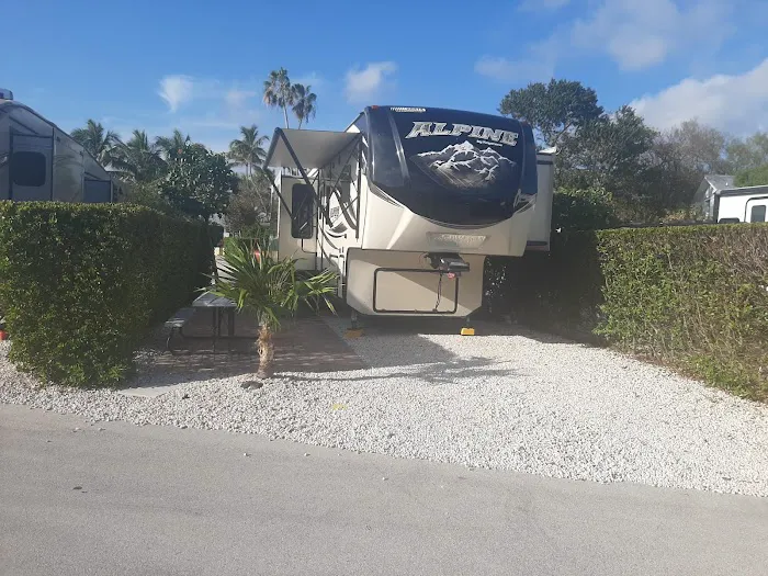 Keys Palms RV Resort Picture 8