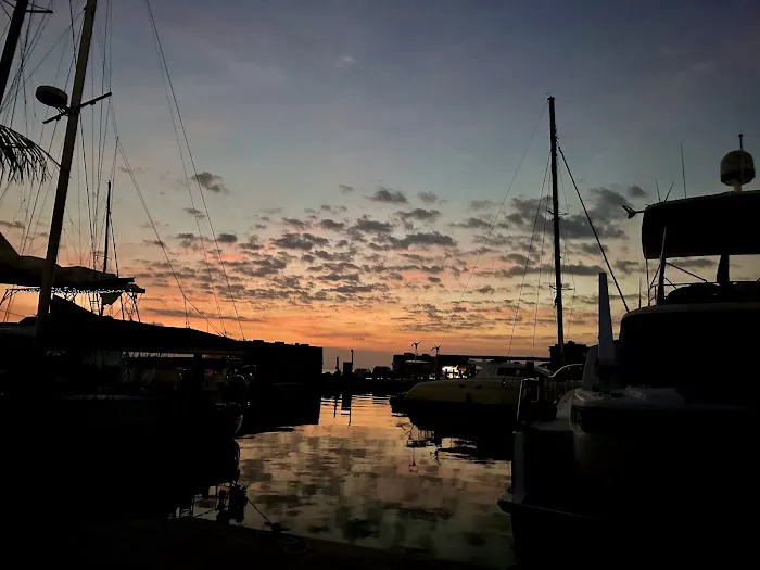 Blue Fin Rock Harbor RV Park & Marina Picture 10