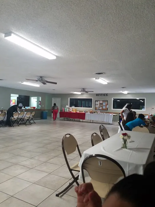 Coach Royal Mobile Home Park Picture 8