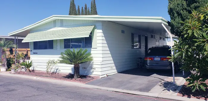 Park Royale Mobile Home Park Picture 1