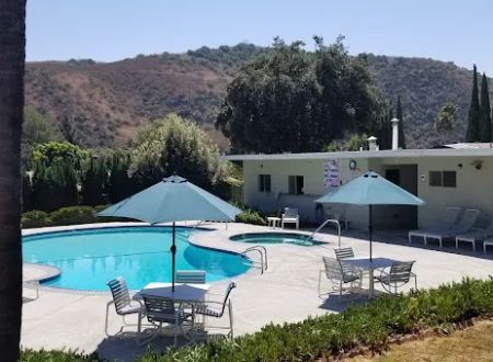 Hollydale Mobilehome Estates
