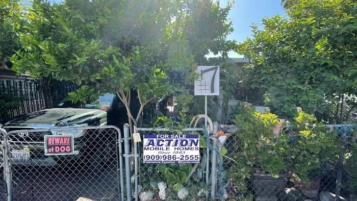 Rosevilla Mobile Home Park Picture 1