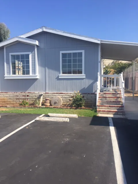 Friendly Village of Anaheim Mobile Home Park Picture 7