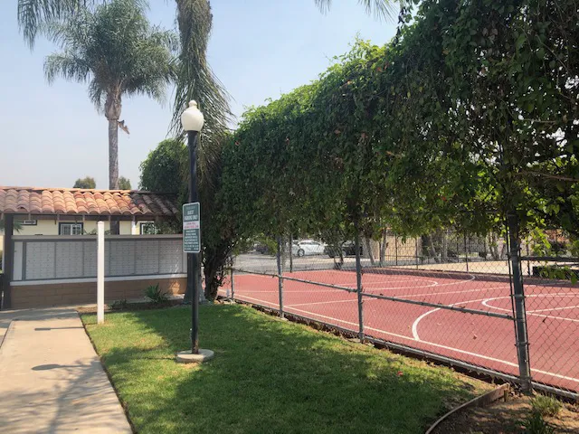 Friendly Village of Anaheim Mobile Home Park Picture 8