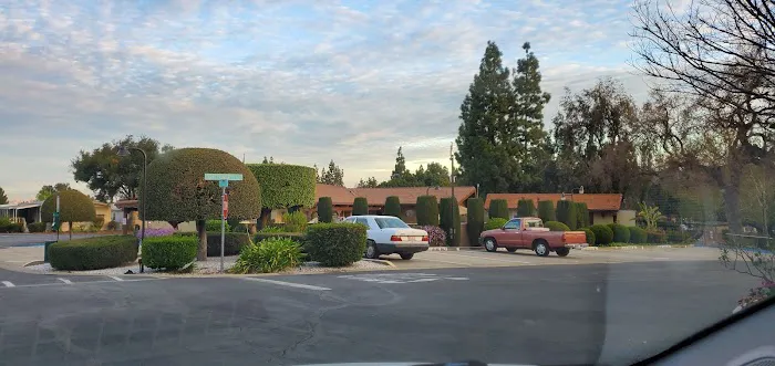 Thunderbird Oaks Mobile Home Community Picture 3