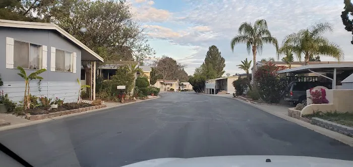 Thunderbird Oaks Mobile Home Community Picture 9