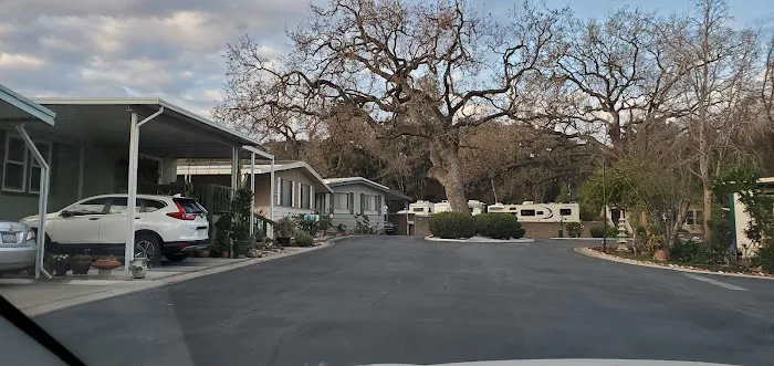 Thunderbird Oaks Mobile Home Community Picture 5