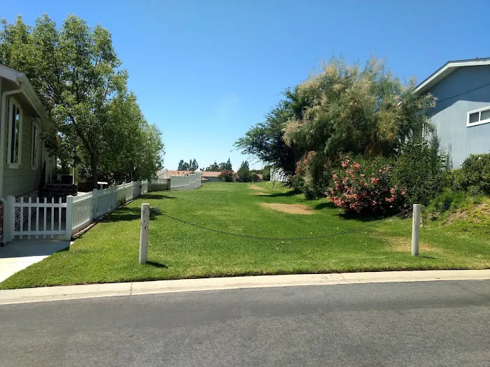 Oakridge Mobile Home Park Picture 6