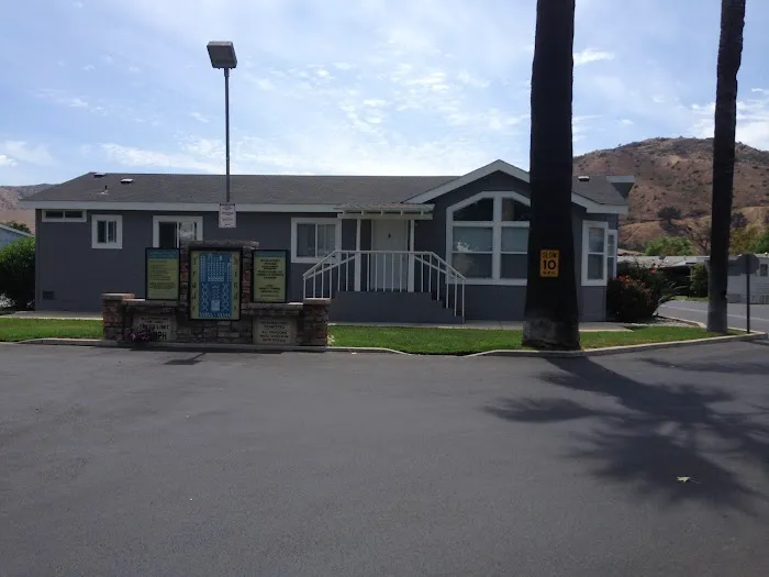 Tradewinds Mobilehome Park Picture 3