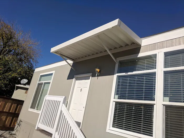 Tradewinds Mobilehome Park Picture 1