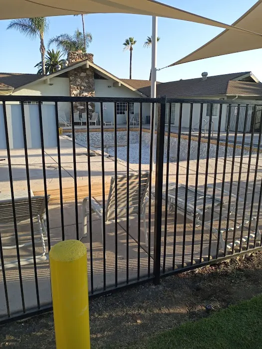 Royal Palms Mobile Home Park Picture 5
