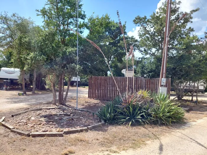Country Sidewalk RV Park Picture 3