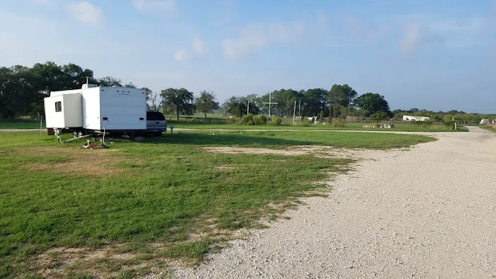Twin Oaks RV Park Picture 3
