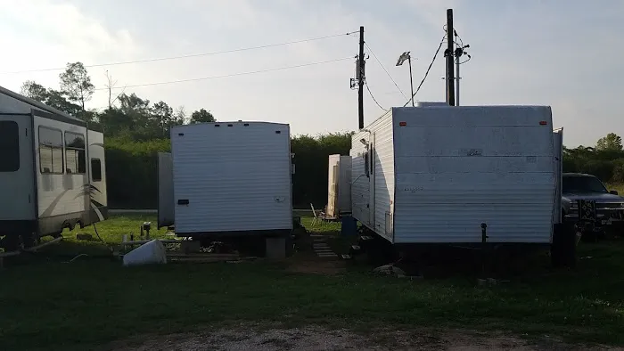 Twin Oaks RV Park Picture 5