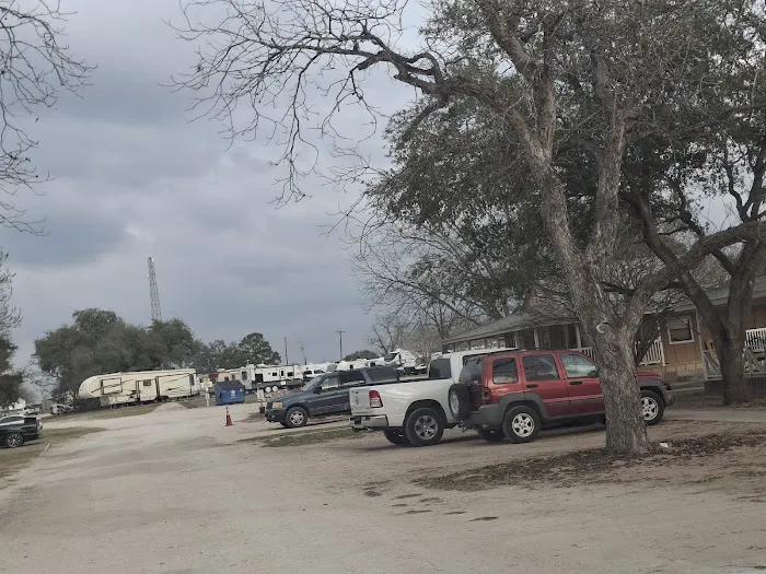Pecan Tree RV Park Picture 8