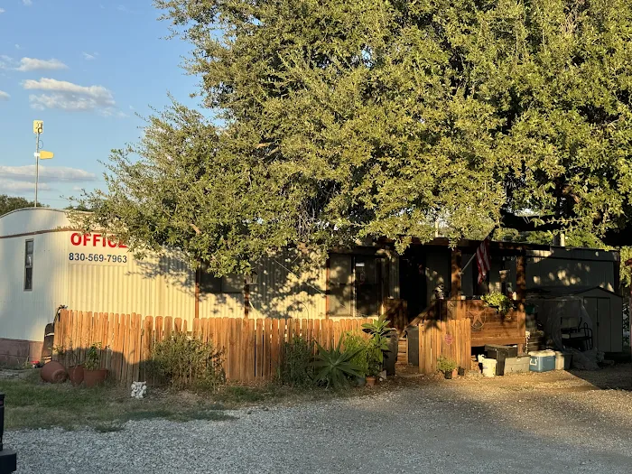 Hwy 97 East RV Park Picture 1