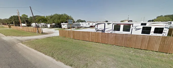 Hwy 97 East RV Park Picture 9