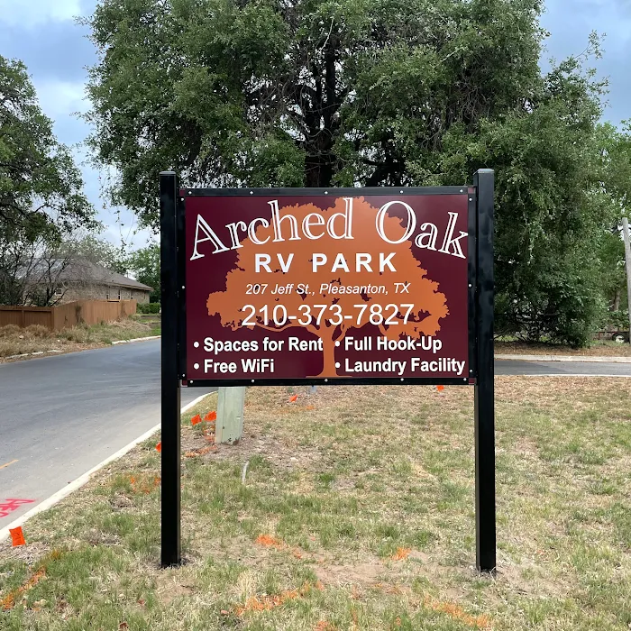 Arched Oak RV Park Picture 2