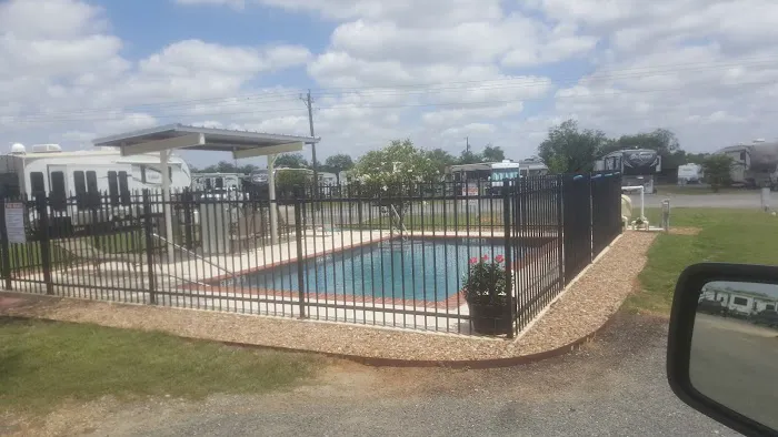 Bar M Mobile Home & RV Park Picture 2