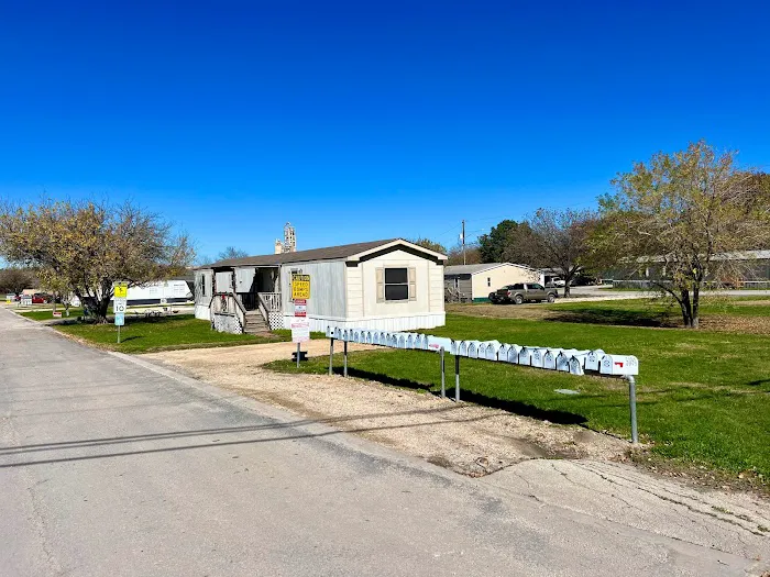 Coastal Bend Mobile Home Park Picture 3